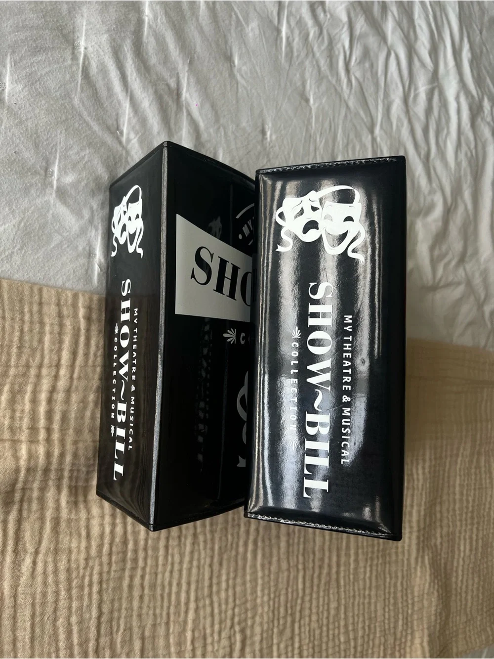 N/A black binders